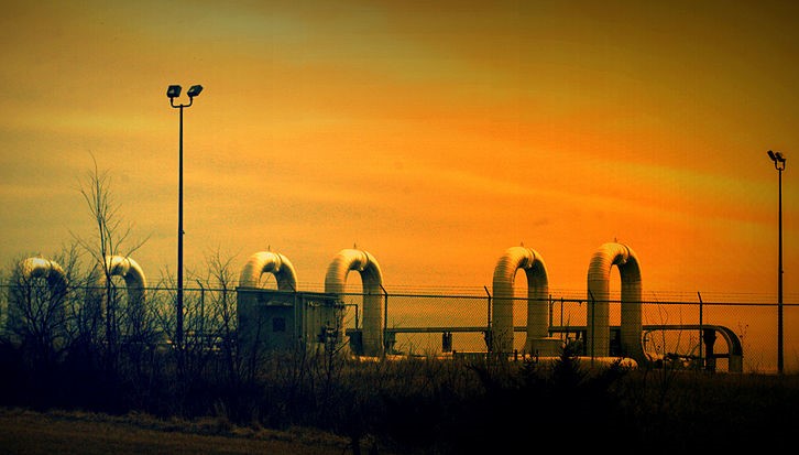 Canada Oil Pipeline Image shannonpatrick17 Wikimedia Commons