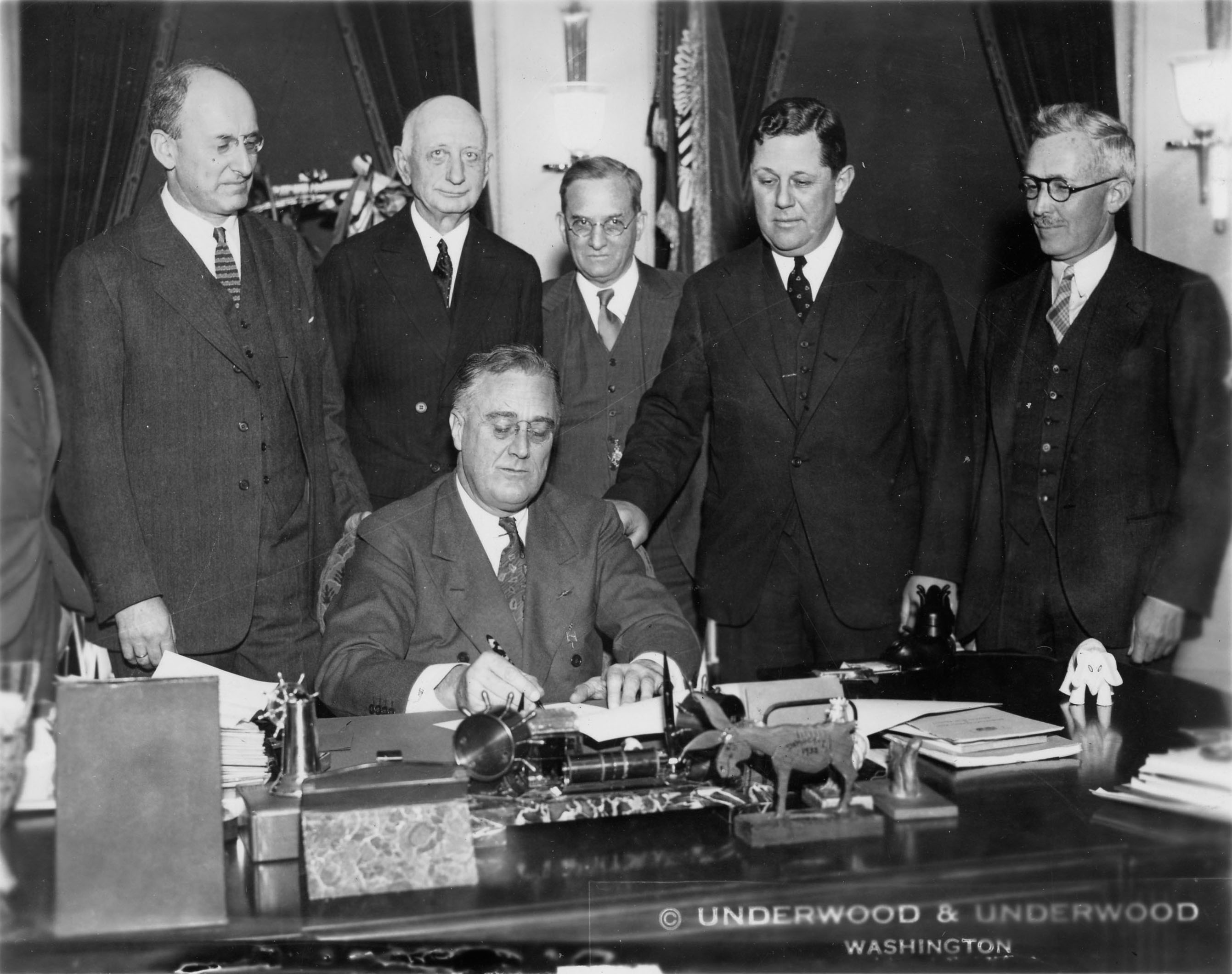 Roosevelt new deal image Federal Reserve Public Domain