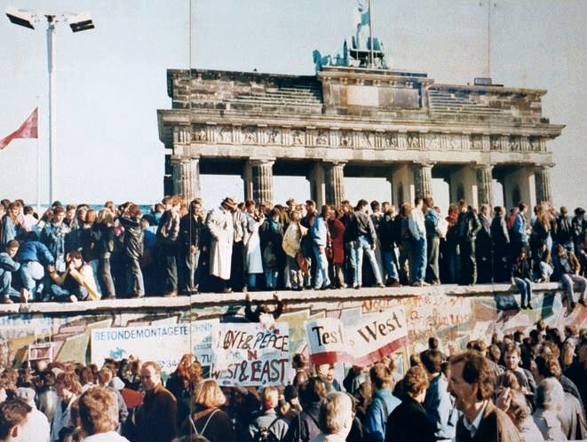 Runtuhnya Tembok Berlin: 20 tahun kemudian
