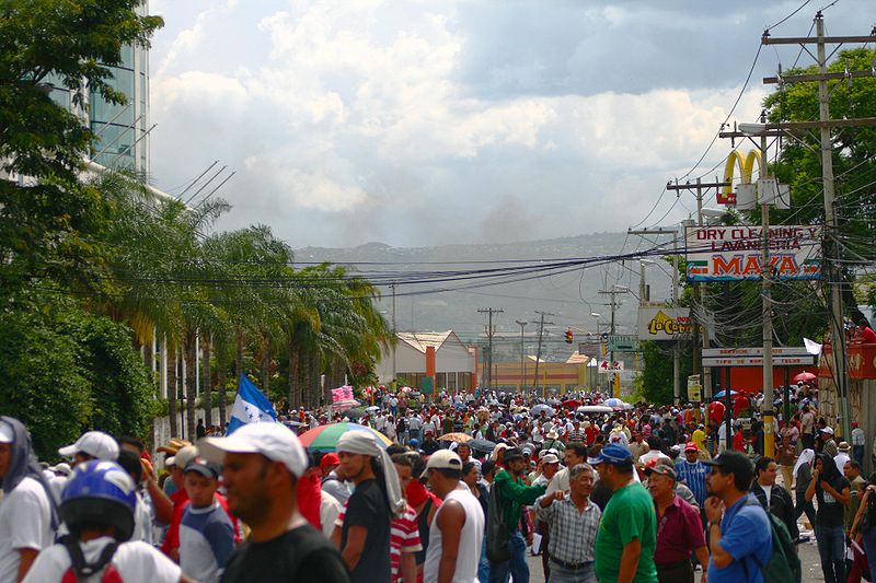 2009 Honduras demonstration Image Flickr eduardoferreira