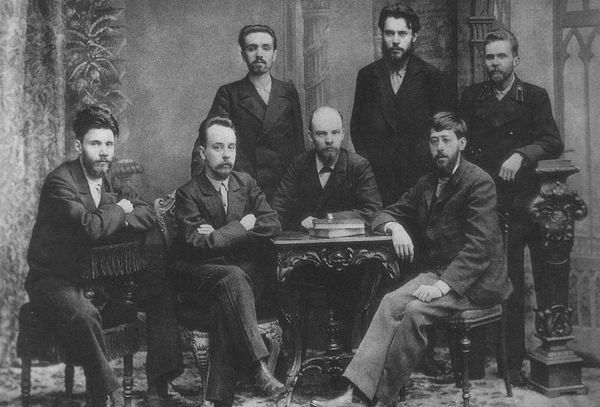 Lenin reading group Image public domain