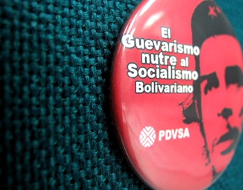 The idea of a “Socialismo petrolero” which has been promoted particularly by the Reformist sector of the government is clashing head-on with reality. Photo by Guillermo Esteves, gesteves.com.