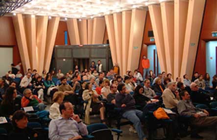 Assemblea alla Camera del Lavoro di Milano, 29 aprile 2004