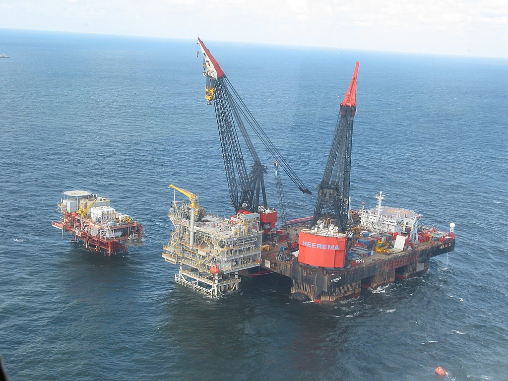 Oil rig Trinidad Image Chanilim714 Wikimedia Commons