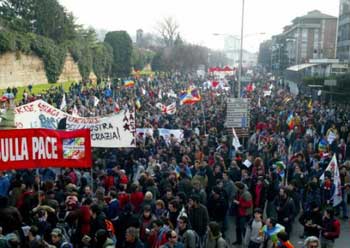 Italy: 150,000 people march against new US base