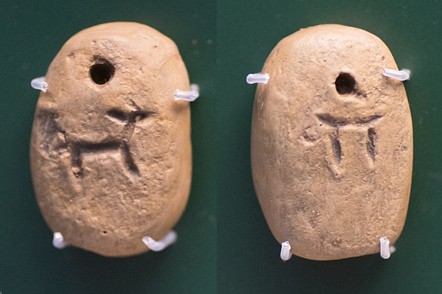 Pre cuneiform tags Sumer Image Paul Hudson Wikimedia Commons