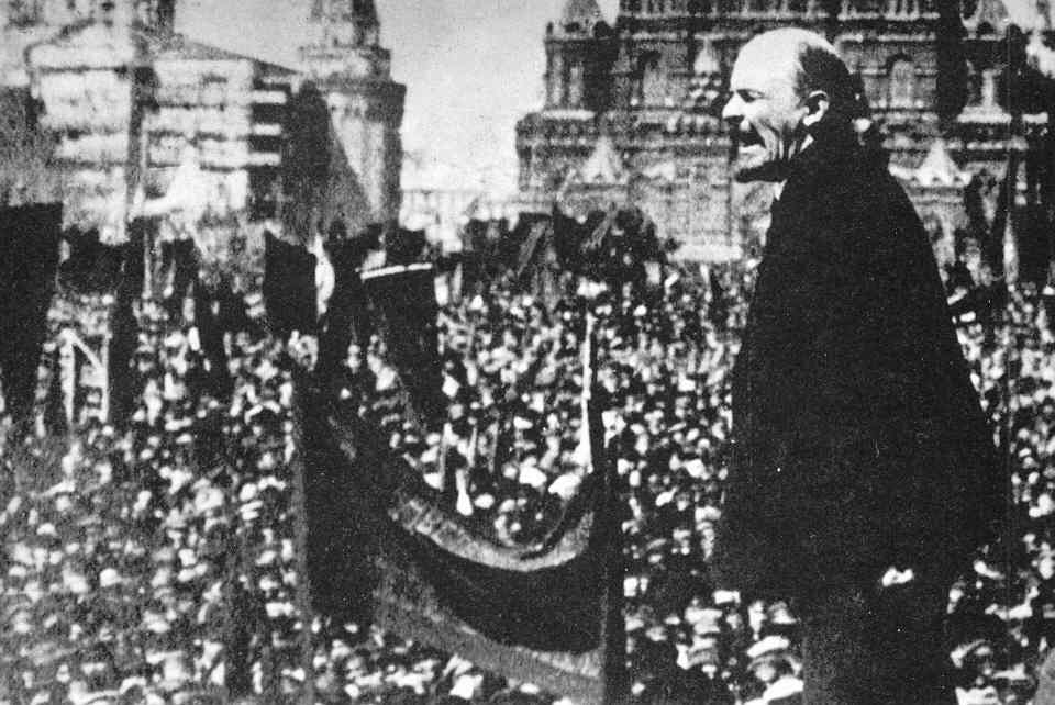 Lenin addressing crowd 1918