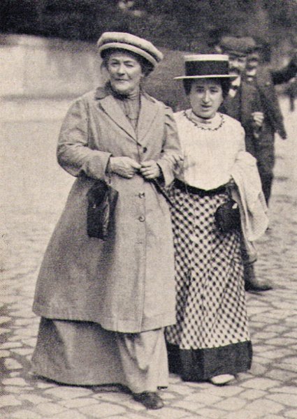 German revolutionaries Clara Zetkin and Rosa Luxemburg (1910).