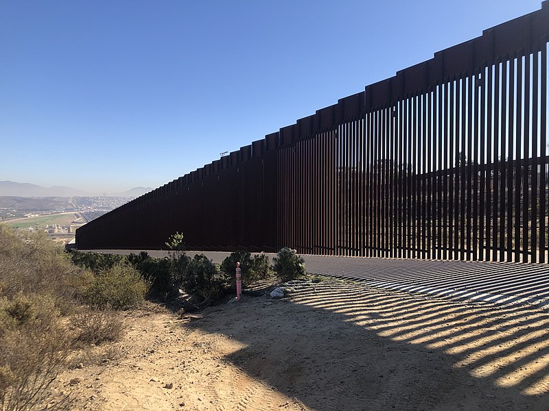 US Mexico border Image Amyyfory Wikimedia Commons