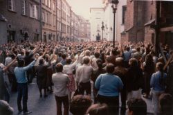 مظاهرة جماهيرية في بولندا، غشت 1984.